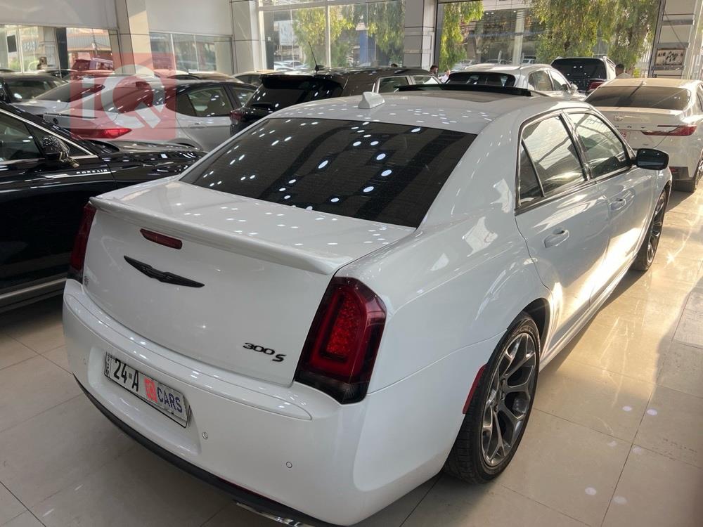كرايسلر 300